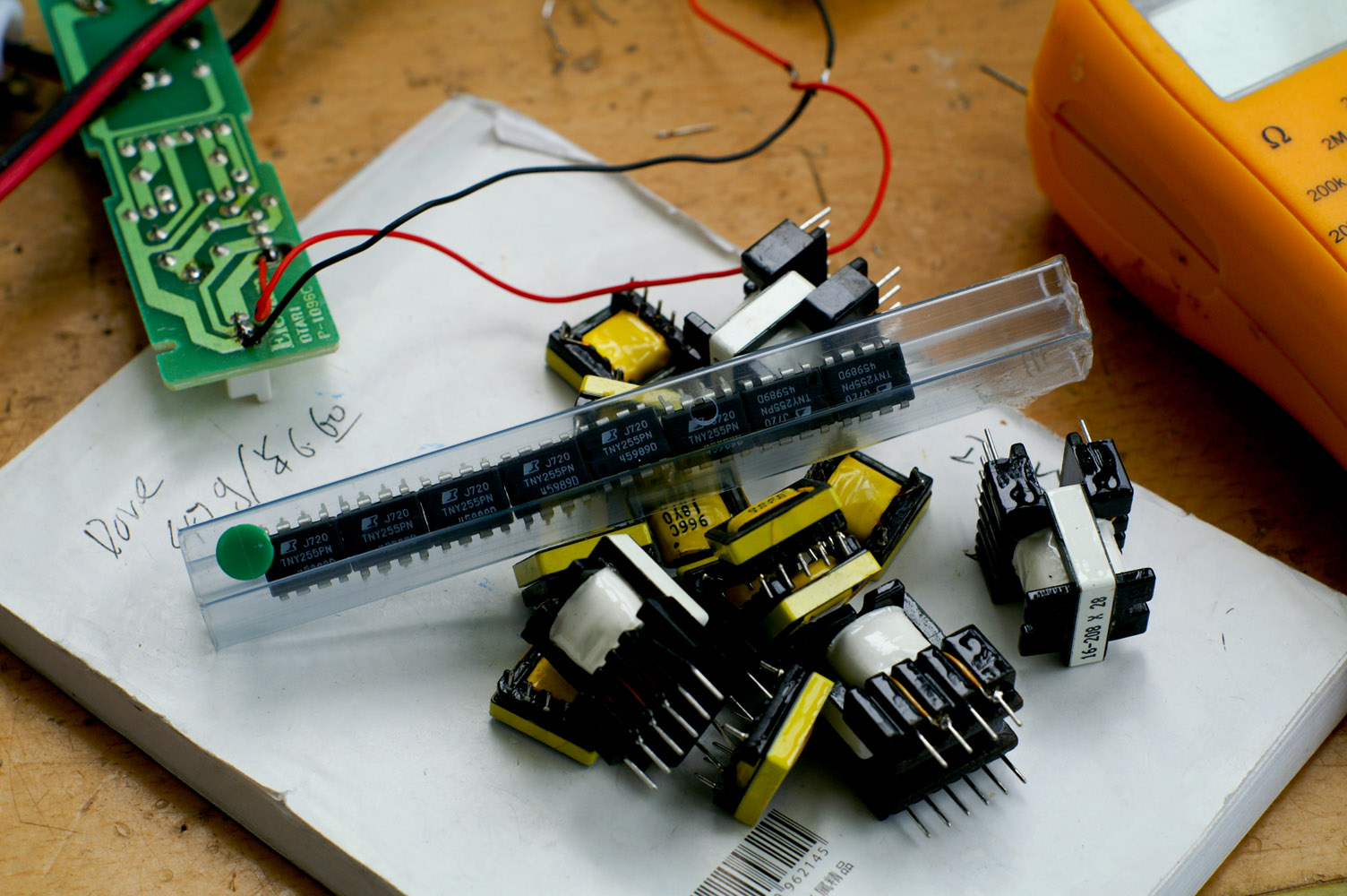 想用TNY263-268做个简单的开关电源，请问市场上有现成的变压器吗？去买也不知道如何描述 (amobbs.com 阿莫电子论坛 - 东莞阿 ...