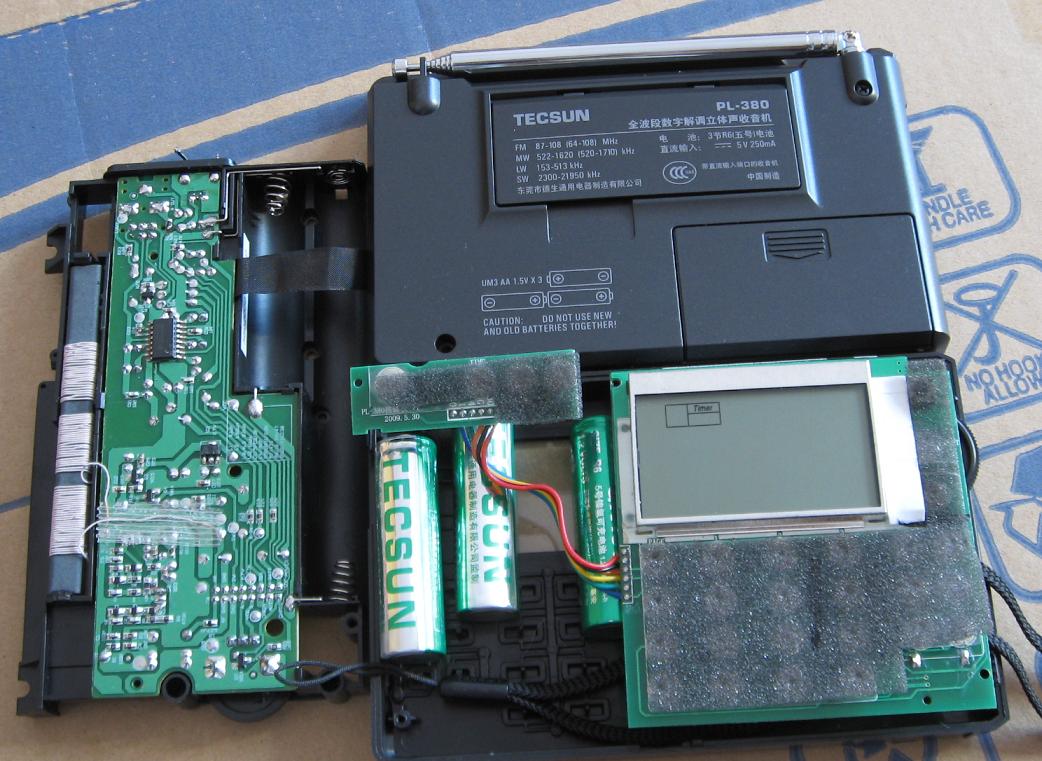 我是一个收音机爱好者,我喜欢德生收音机,可是,今天想请大家鉴定一下