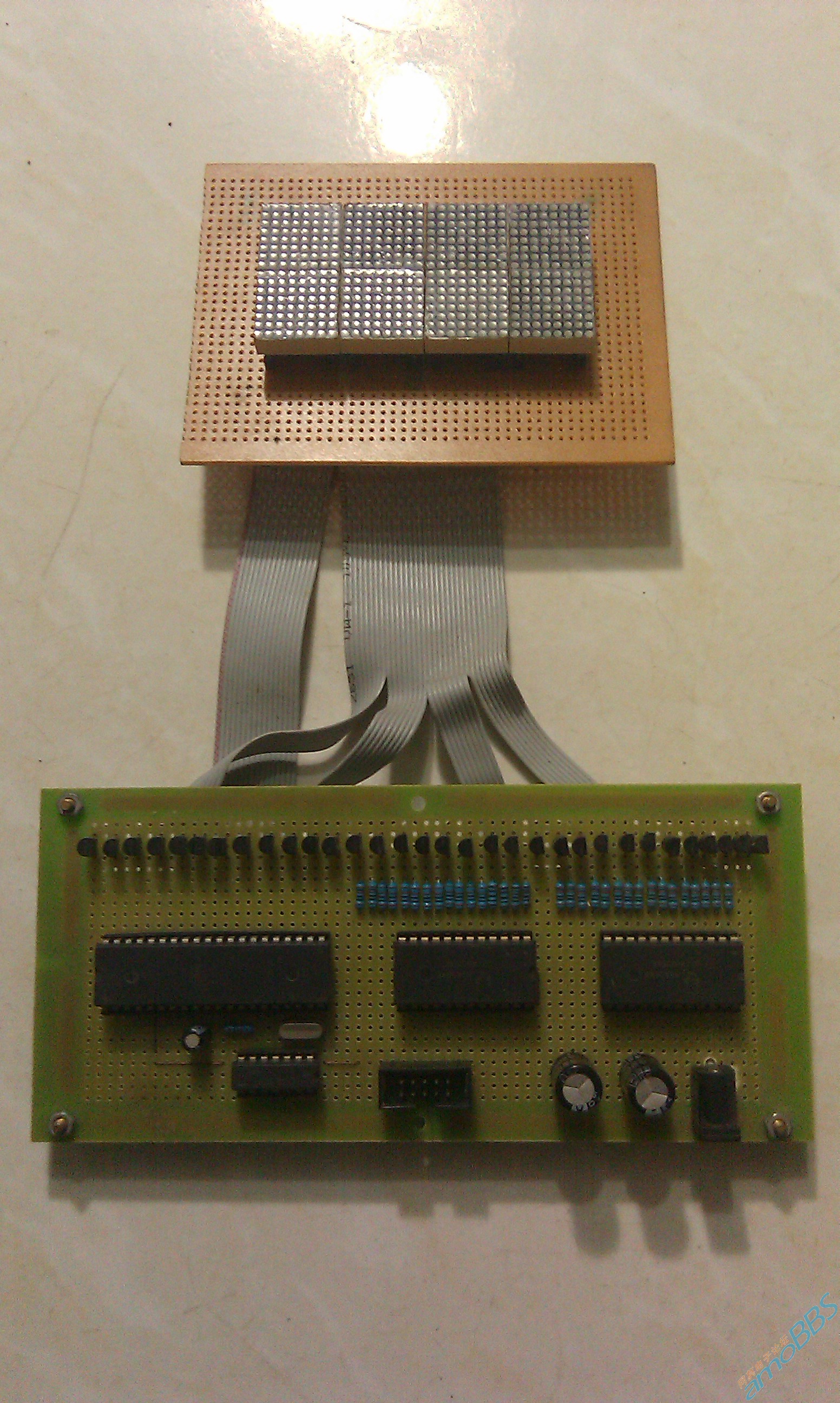 用洞洞板全手工焊接的16x32led点阵显示屏!