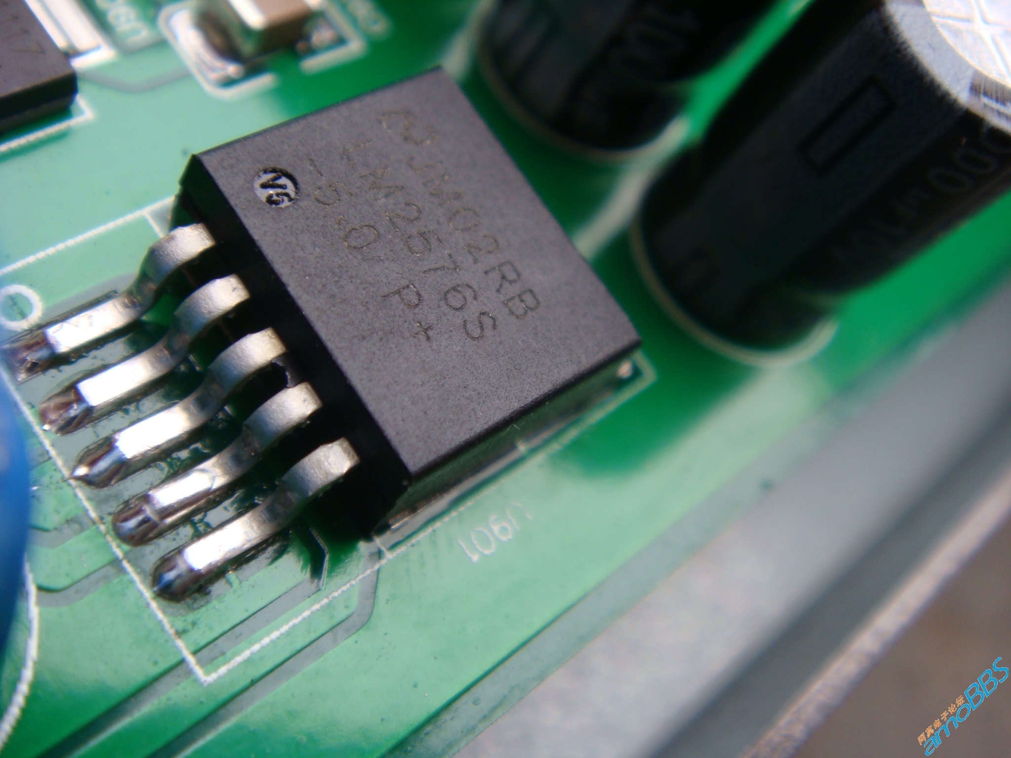 开关稳压类电源ic对比:tps5430比拼lm257661adj (amobbs 阿莫电子